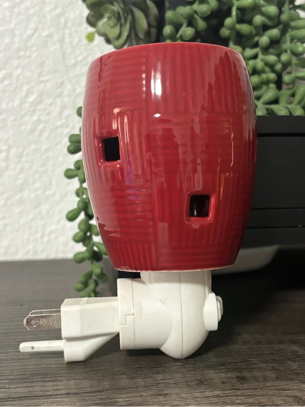 Scentsy Ceramic Plug-In Wax Warmer - Red or Blue